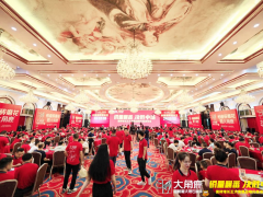 瓷磚增長王大角鹿煥新升級(jí)，怕瓷磚磨花，用大角鹿